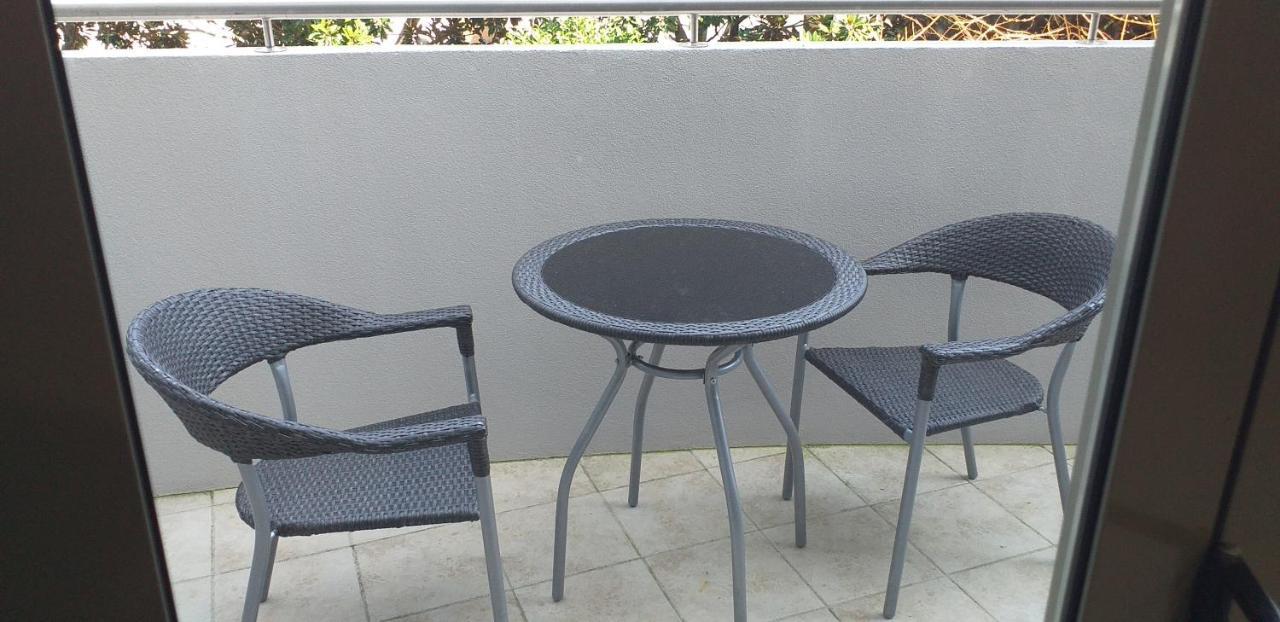 Apartment Twelve Taupo Bagian luar foto