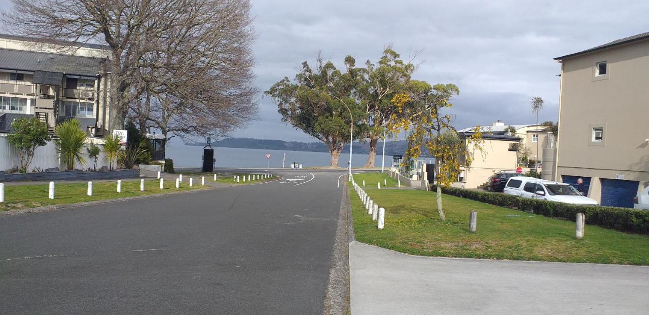 Apartment Twelve Taupo Bagian luar foto